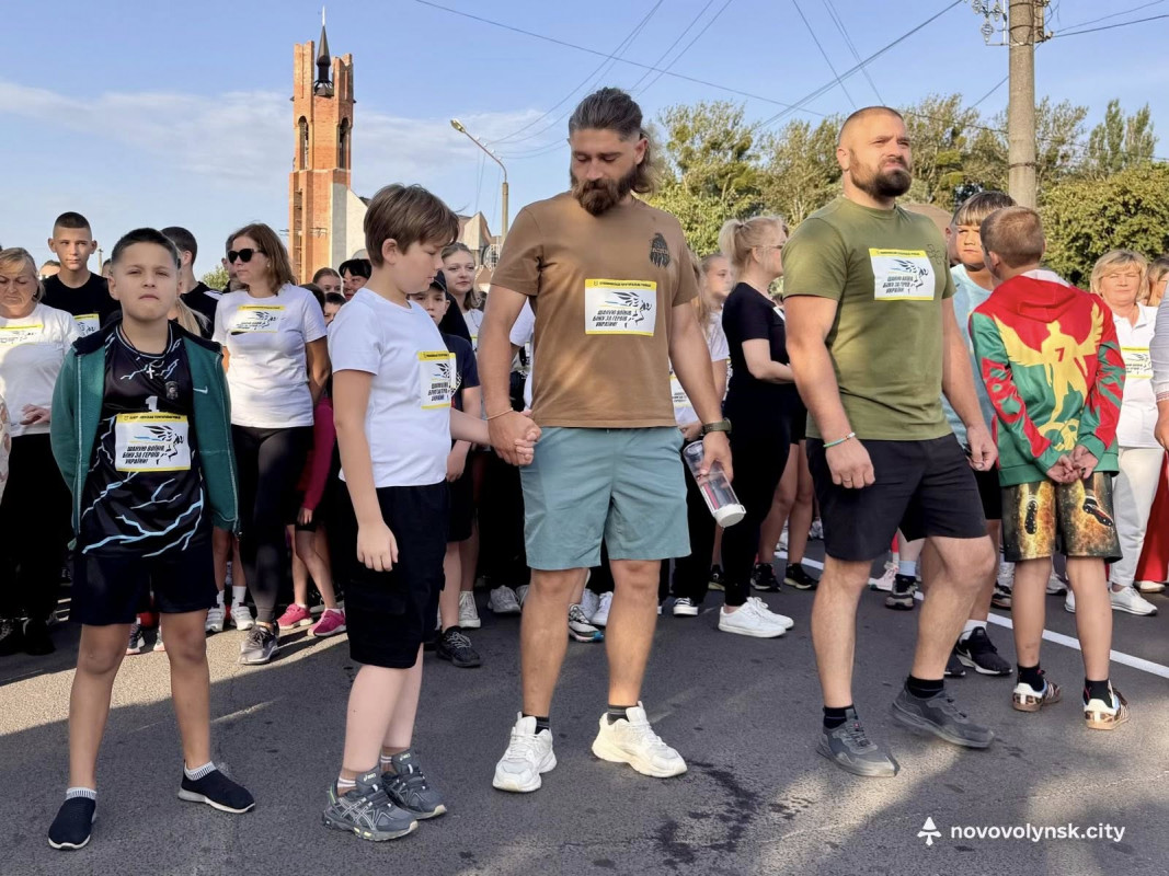 «Шаную воїнів, біжу за героїв України»: у місті на Волині на благодійному заході зібрали гроші для ЗСУ