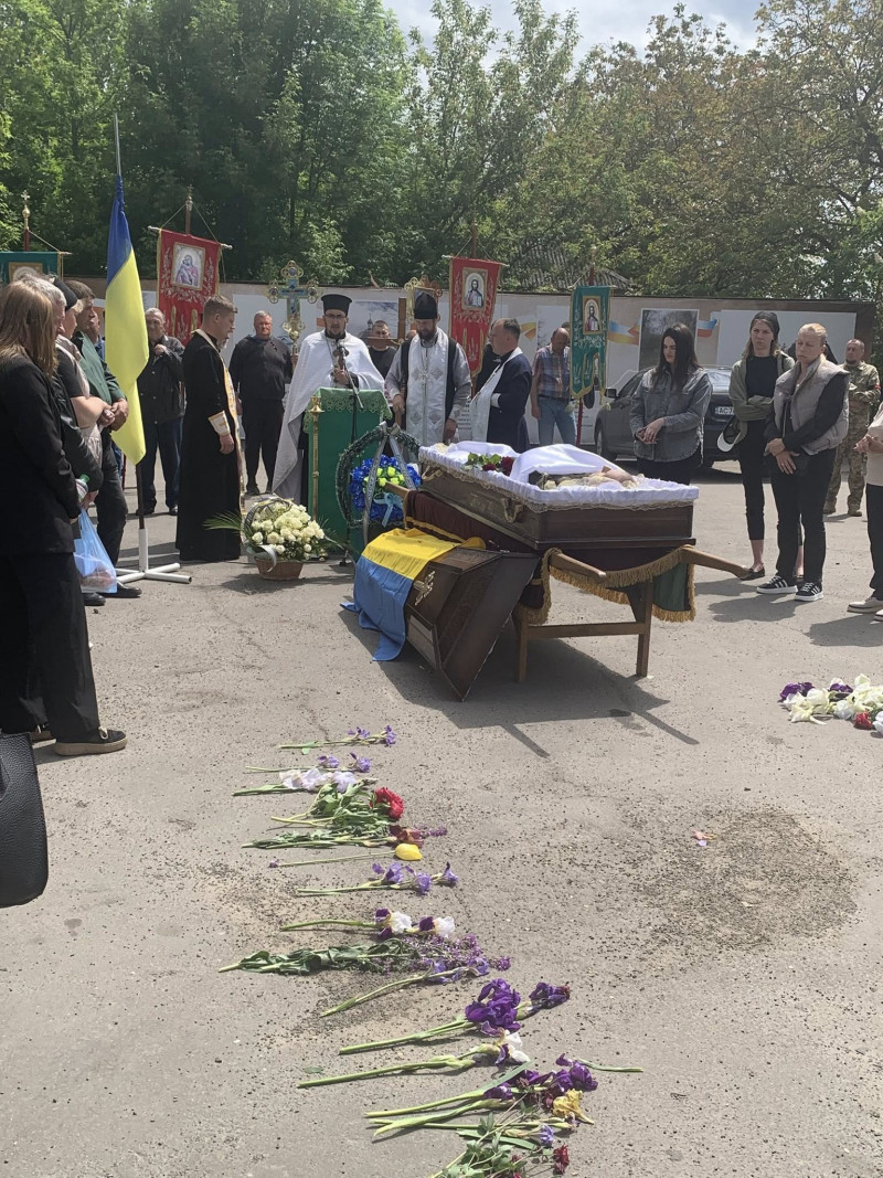 Загинув смертю Героя: на Волині провели в останню путь захисника Олега Хайбу