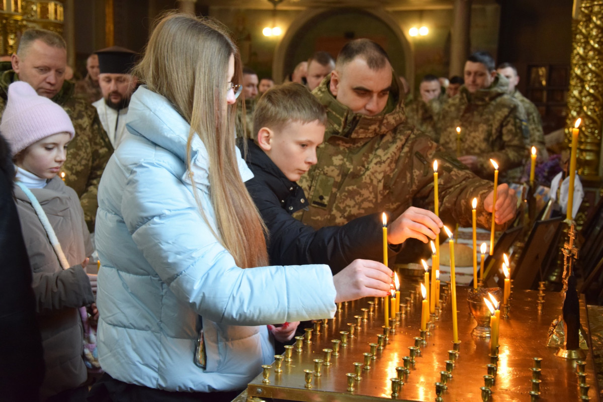 У Луцьку родинам загиблих прикордонників вручили їхні посмертні нагороди