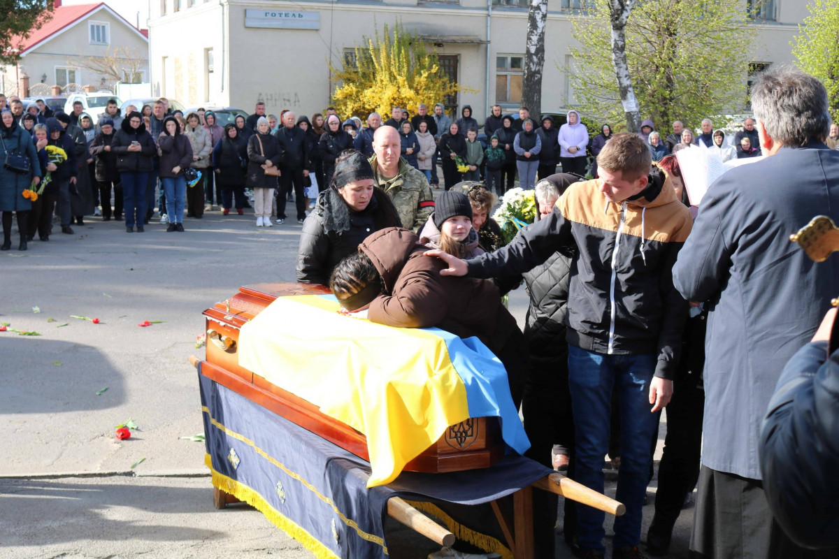 На Волині провели в останню дорогу захисника Івана Гутверта