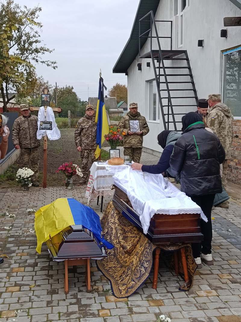Його життя обірвалося на полі бою: на Волині в останню земну дорогу провели загиблого Героя Олександра Пальшина