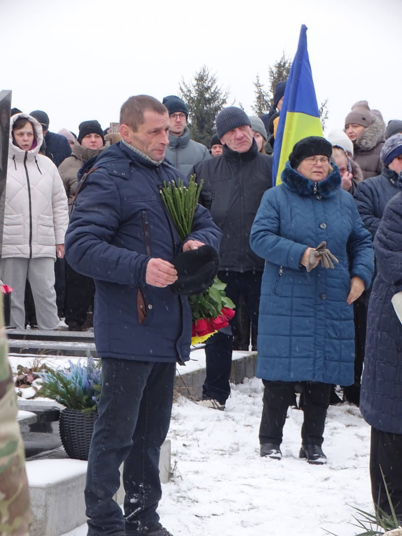 Повернувся додому «на щиті»: волиняни провели на вічний спочинок полеглого капітана Олександра Євтушка