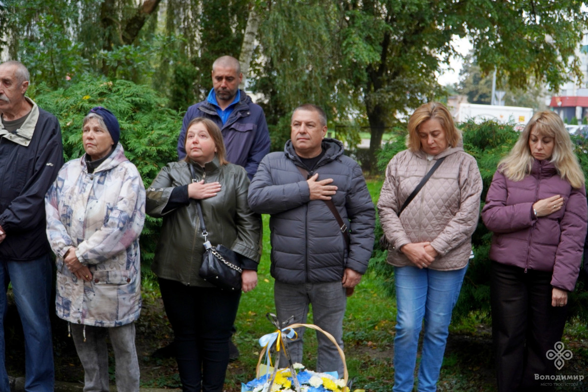 У Володимирі в гімназії №3 випускників-Героїв вшанували меморіальними дошками