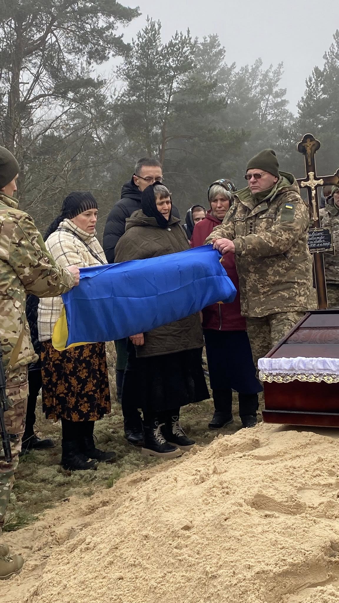 Герою назавжди 35: на Волині провели в останню путь загиблого воїна Дмитра Вавдіюка