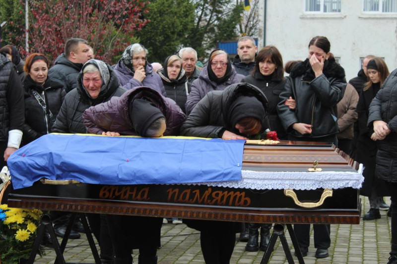 Завтра йому мало виповнитися 55 років: на Волині попрощалися із захисником Василем Савичем