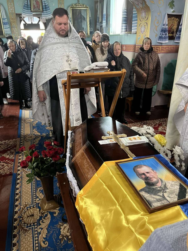 Майже рік вважався зниклим безвісти: на Волині поховали Героя Анатолія Ленартовича
