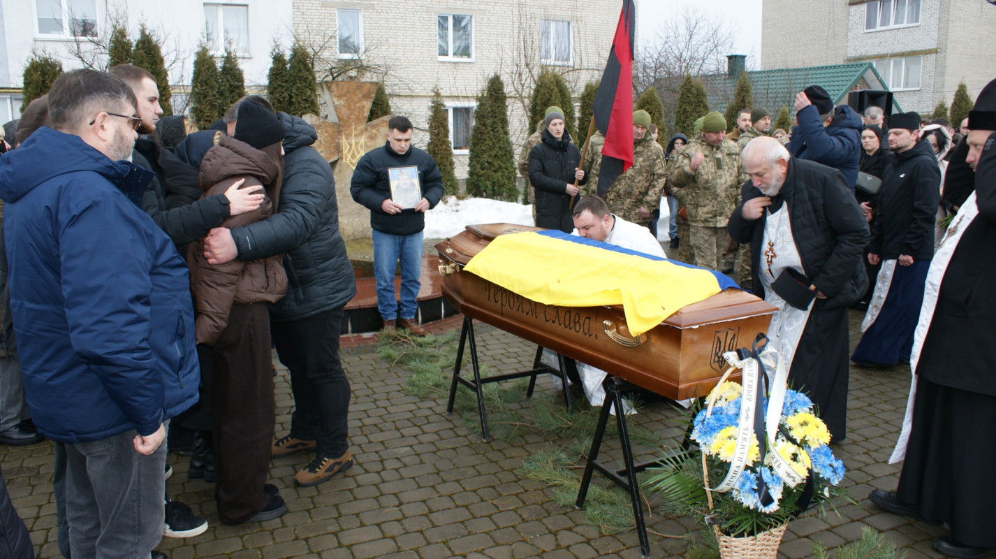 Навіки 44: на Волині попрощалися з Героєм Анатолієм Репшем