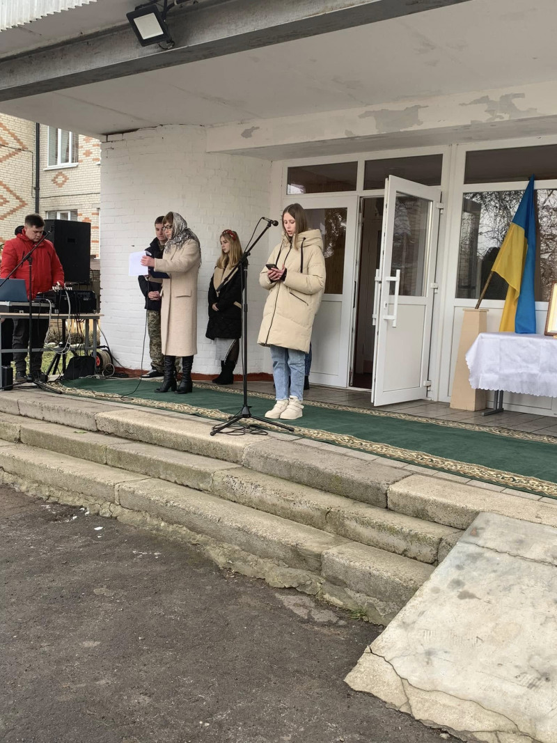 Важке поранення забрало молоде життя: на Волині відкрили меморіальну дошку Герою