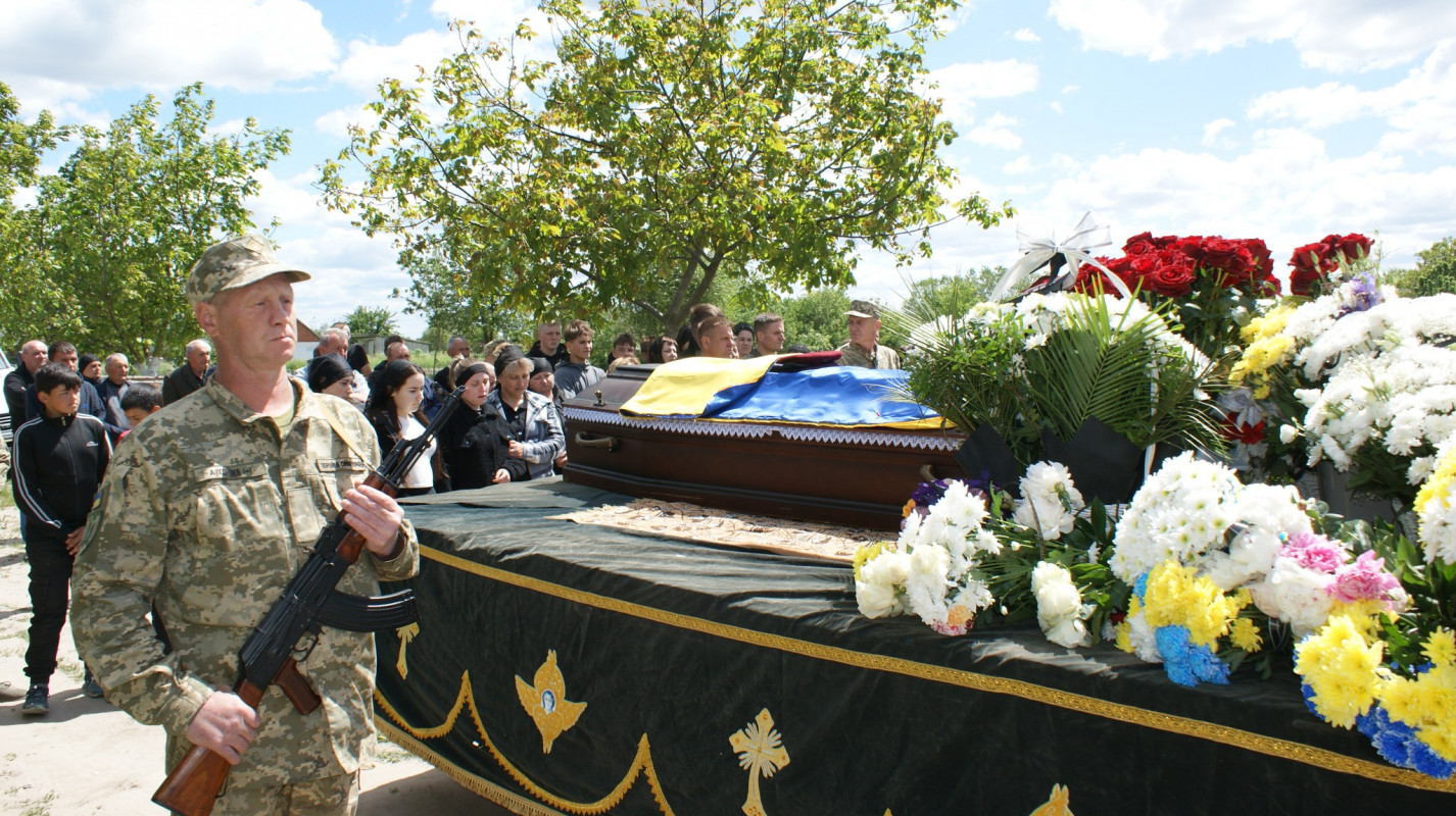 «Врятував побратима ціною власного життя»: на Волині попрощалися з 25-річним Героєм Андрієм Лавренчуком