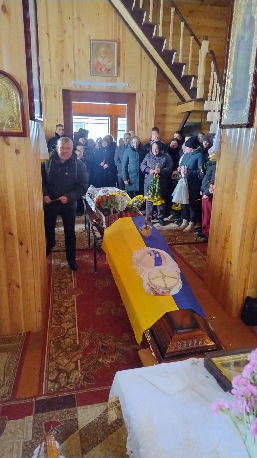 Батько шести дітей та справжній Герой: на Волині поховали захисника Віктора Калуша