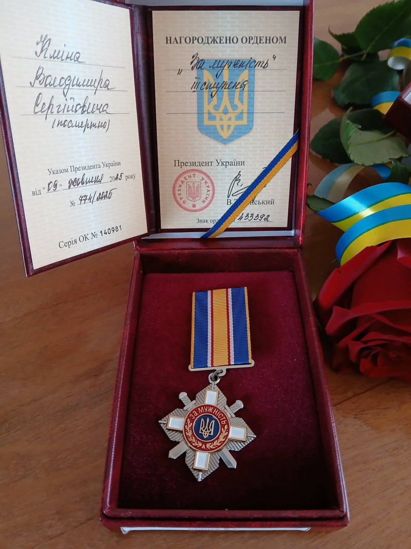 У громаді на Волині рідним Героїв вручили посмертні нагороди воїнів