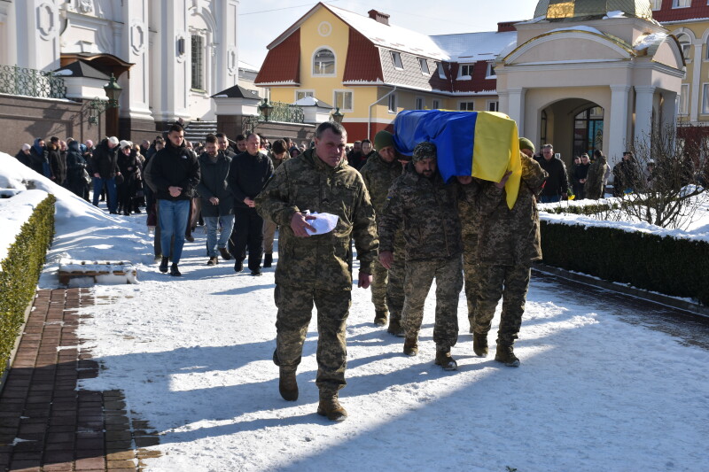 Героїчно загинув у складі екіпажу гелікоптера: у Луцьку попрощалися із 25-річним штурманом-льотчиком Ярославом Сачиком
