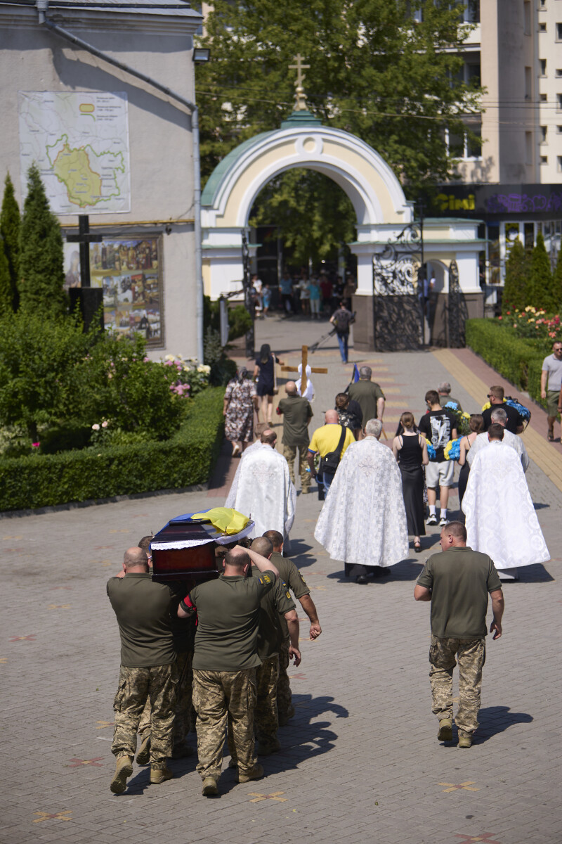 У Луцьку попрощалися із загиблим на війні військовослужбовцем Іллею Панасюком
