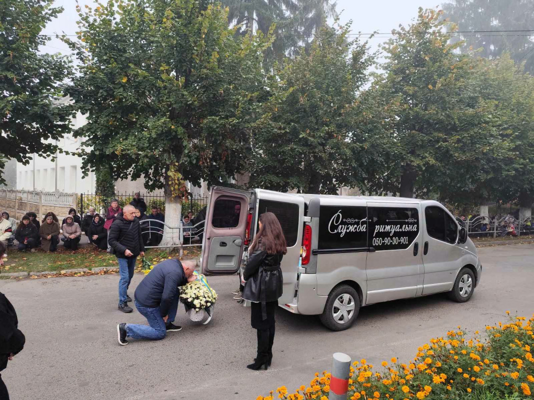 Вважався зниклим безвісти: на Волині попрощалися з Героєм Віталієм Бречком