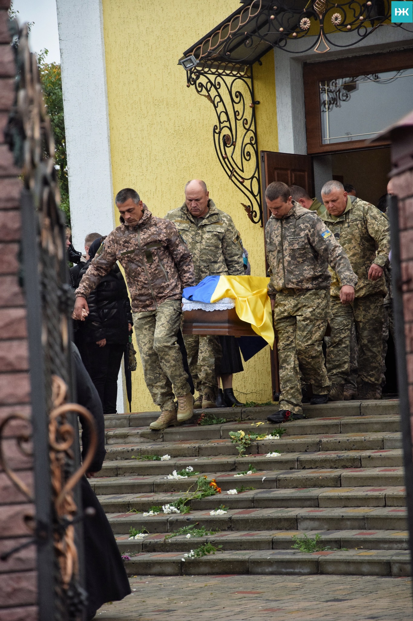 Навіки молодий: на Волині в останню дорогу провели Героя Олега Гарбара