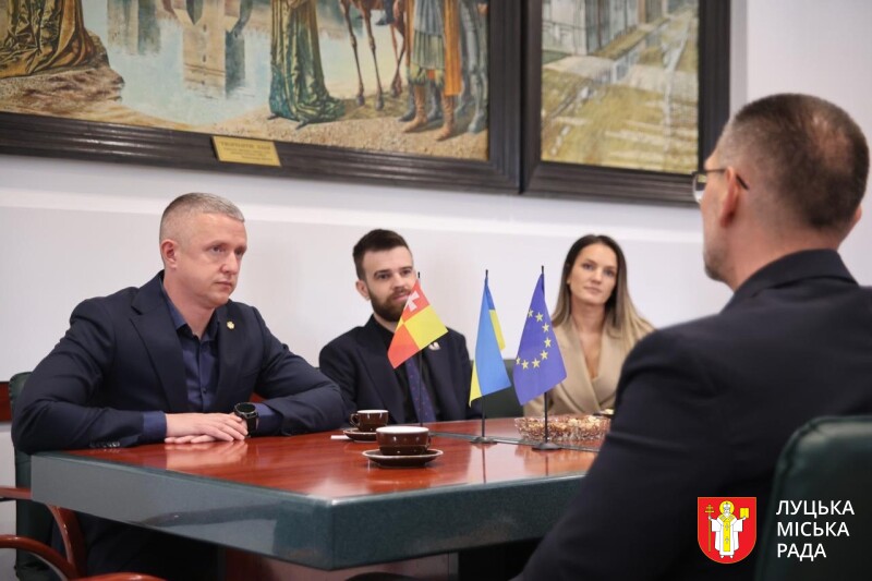 Андрій Разумовський зустрівся з представником МЗС Вячеславом Войнаровським: про що говорили