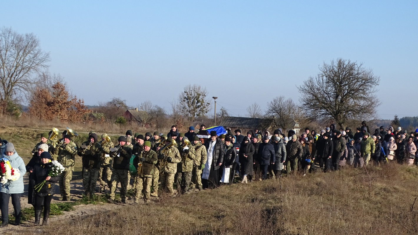 Навіки 37: на Волині в останню дорогу провели молодого Героя Андрія Савчука