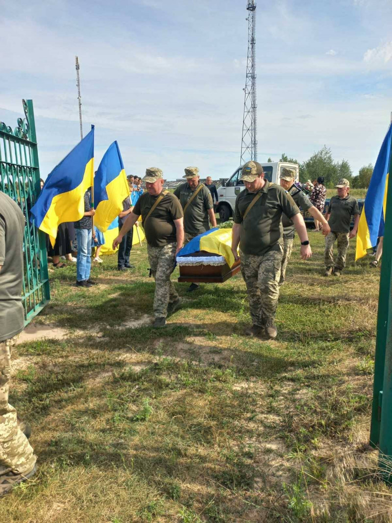 Майже дев’ять місяців чекали звістки: на Волині попрощалися із загиблим воїном Іваном Михалевичем