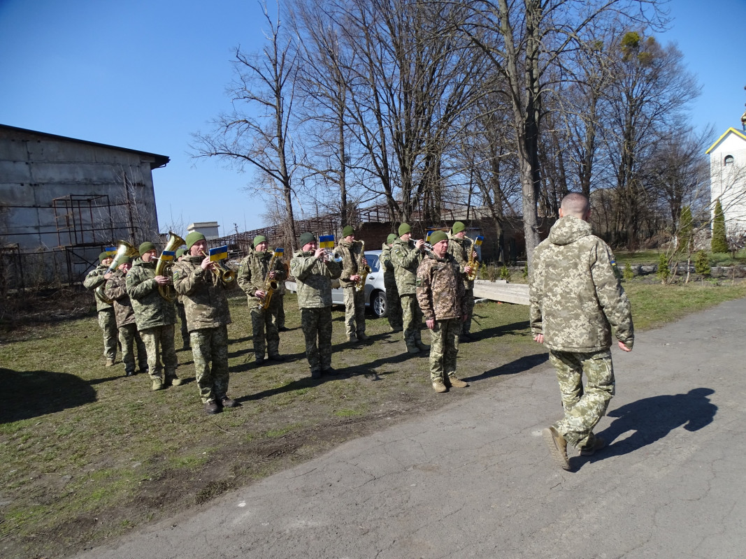 На Волині провели в останню путь Героя Василя Кравчука, який загинув два роки тому