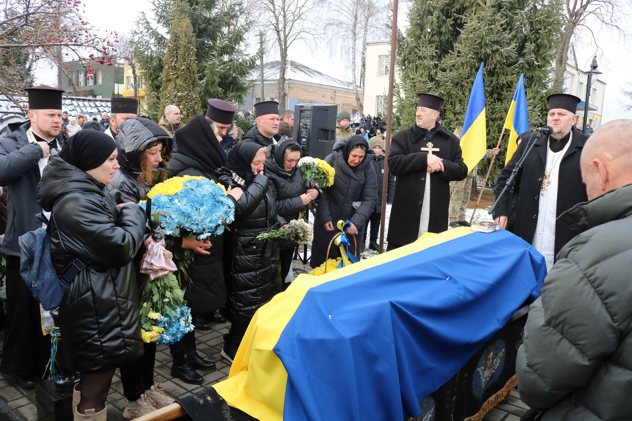 Чотири дні медики боролися за його життя: на Волині в останню земну дорогу провели Героя Ігоря Доманського