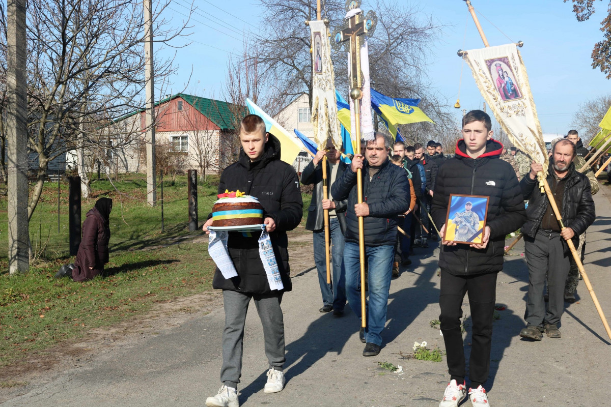 Війна забрала життя батька й сина: на Волині попрощалися з 22-річним спецпризначенцем Назаром Кравчуком