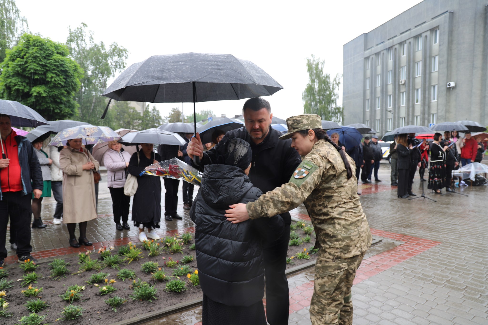 На Волині рідним полеглих Героїв та військовослужбовцям вручили високі державні нагороди