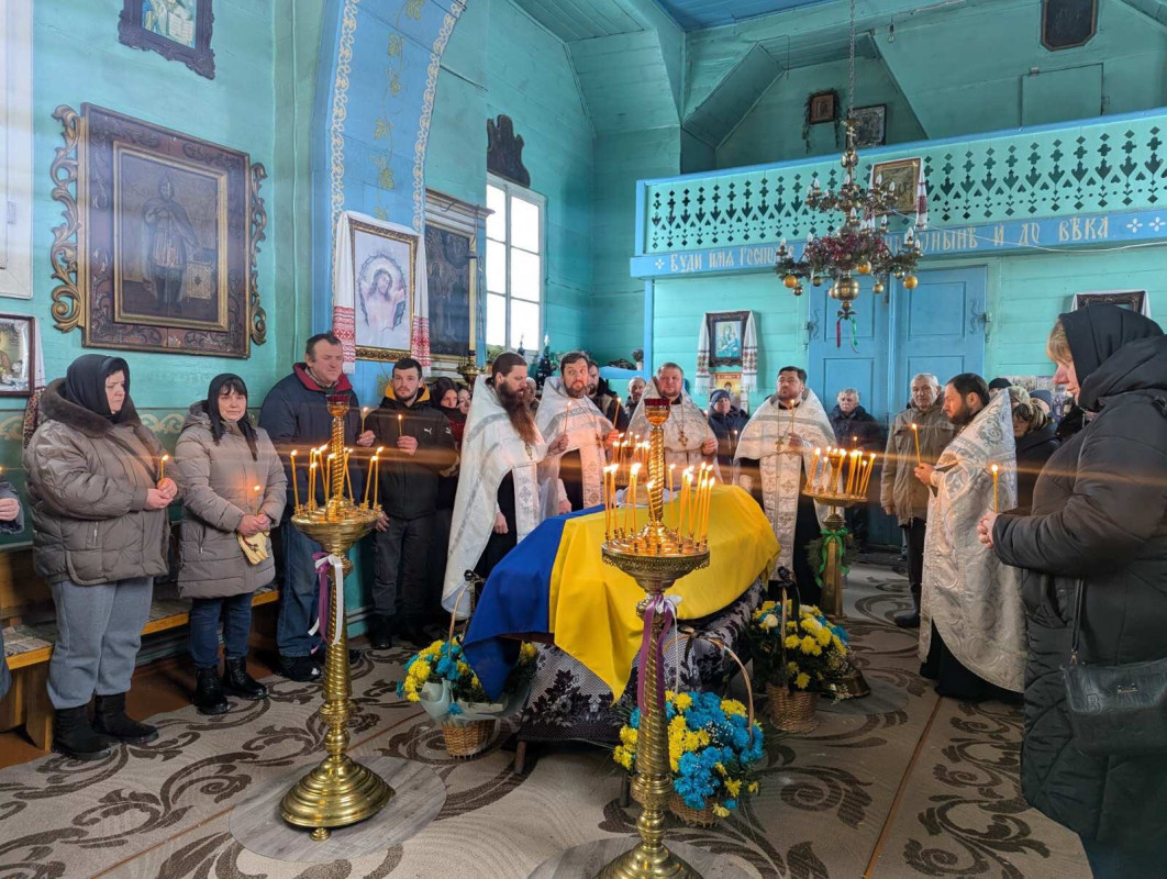 Сільський майстер на всі руки: волиняни попрощалися з Героєм Володимиром Вавринюком