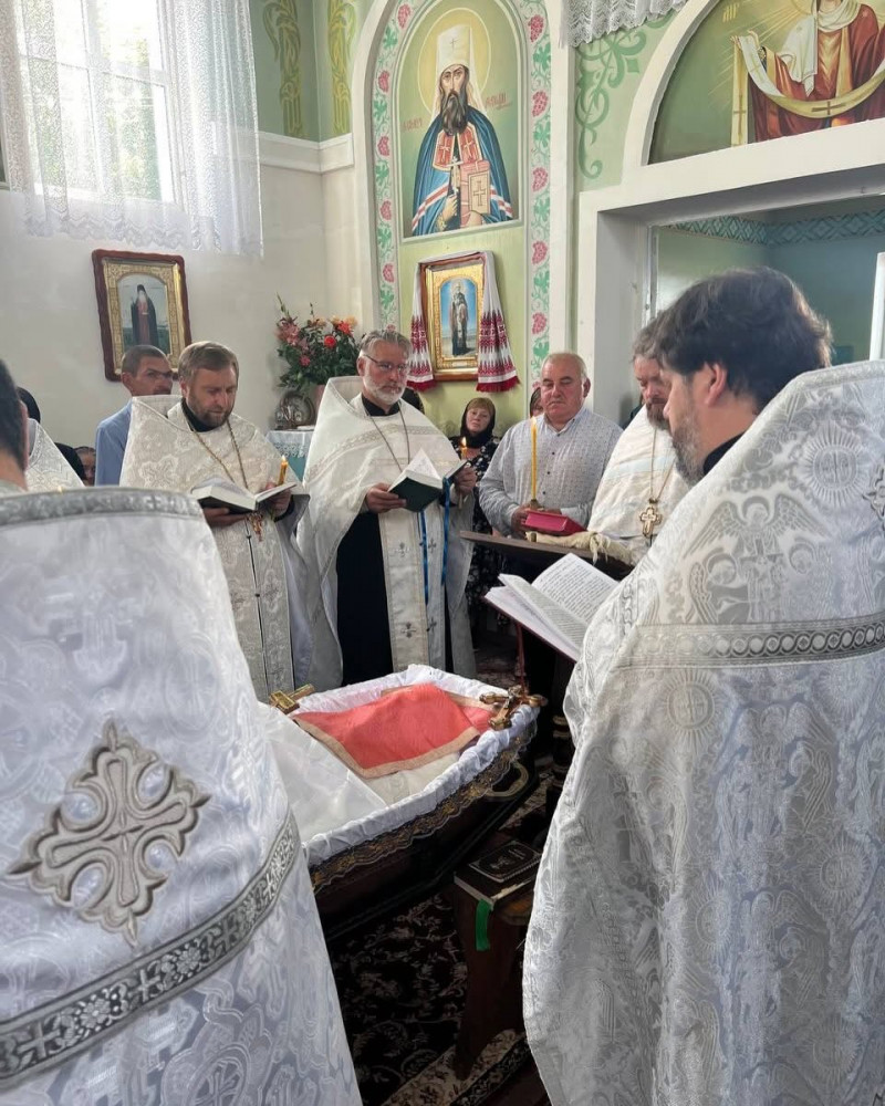 На Волині попрощалися зі священником