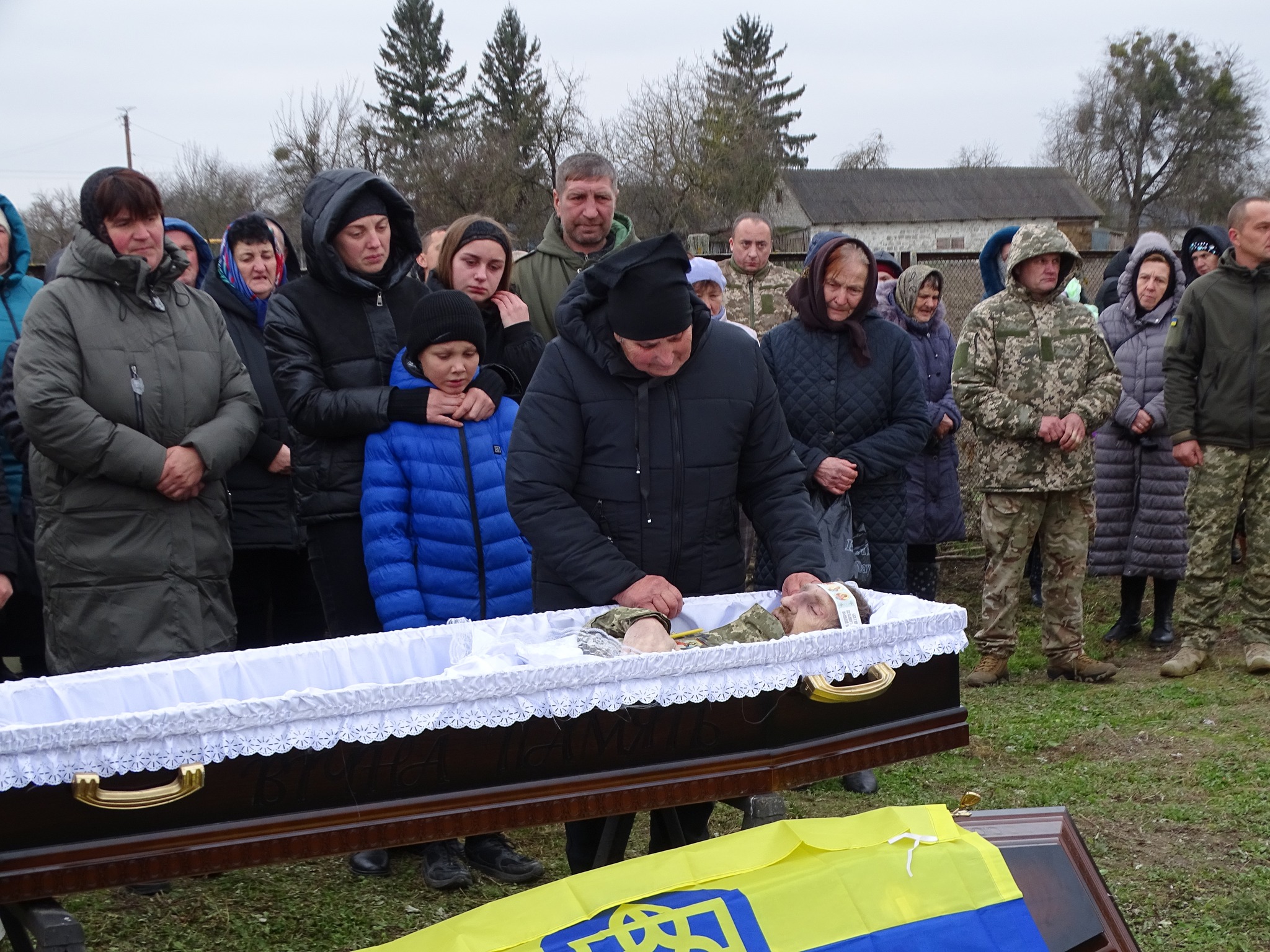 Мобілізували у липні, а в листопаді він уже загинув: Волинь попрощалася із ще одним Героєм, який віддав життя за Україну