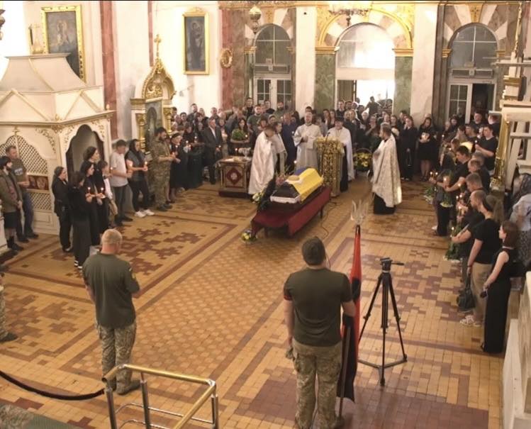 Загинув понад 3 місяці тому: у Луцькому районі поховали 31-річного Героя Петра Низового