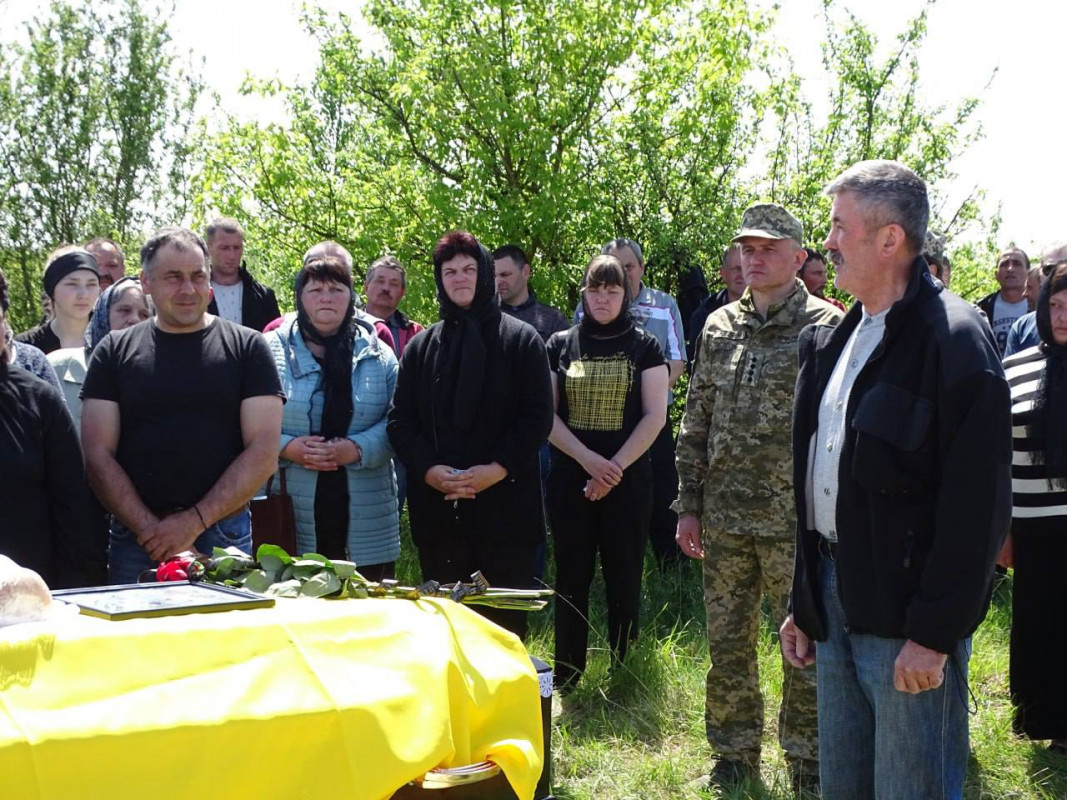 Родина дочекалася Героя - волиняни попрощалися із полеглим Героєм Василем Криницьким
