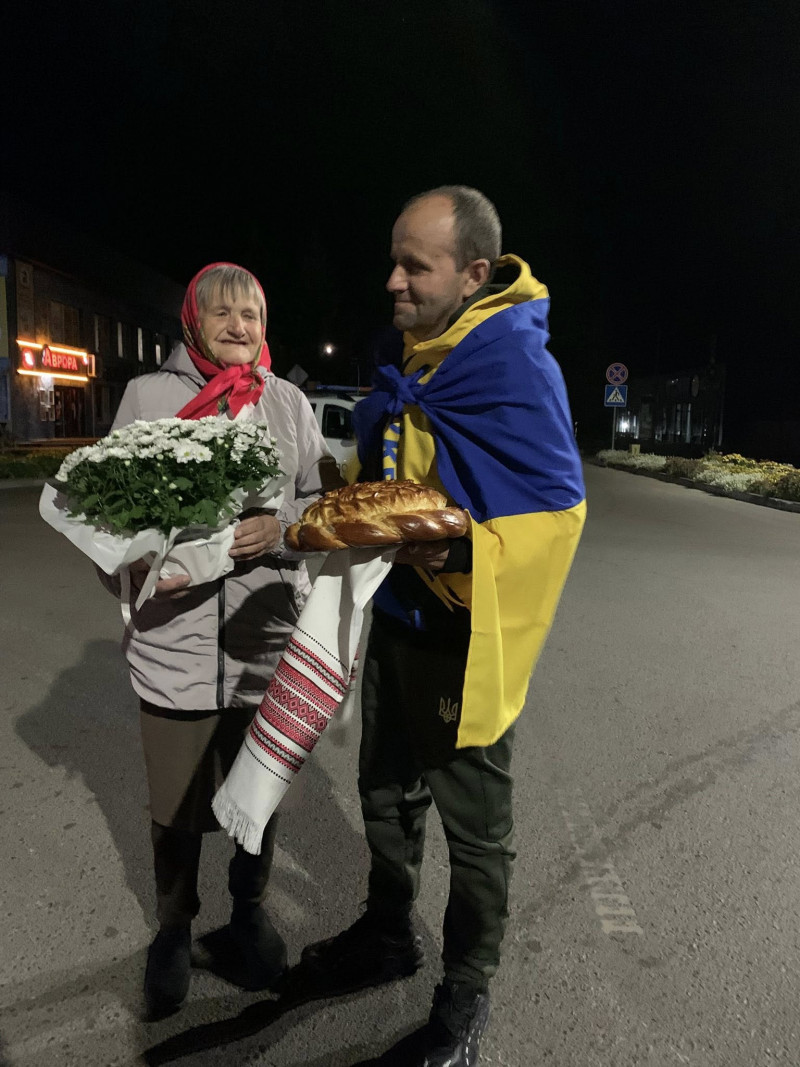 Після довгих місяців полону додому на Волинь повернувся захисник Василь Кулачук