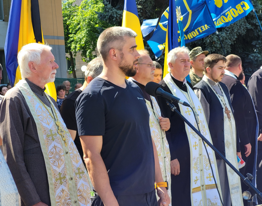 Син і донька втратили батька: на Волині попрощались з Героєм Дмитром Лисюком