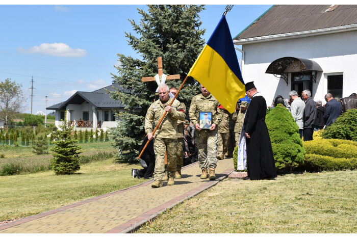 Загинув у боях на Курщині майже два роки тому: у Луцькій громаді провели в останню дорогу захисника Миколу Лясковського