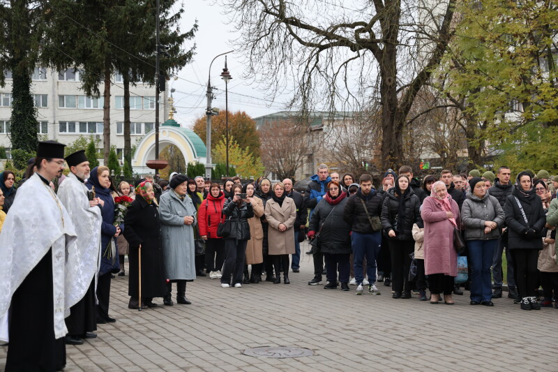 Майже через рік після загибелі у Луцьку попрощалися з 31-річним воїном Андрієм Грицюком