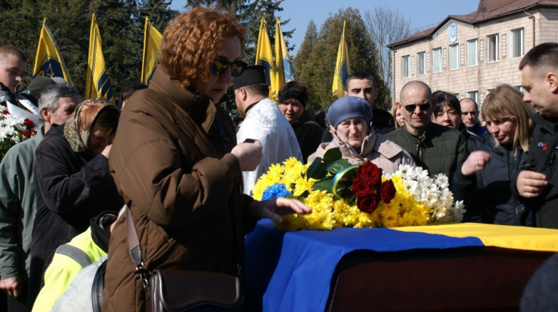 У громаді на Волині попрощалися із 23-річним розвідником «Азова» Назаром Поліщуком