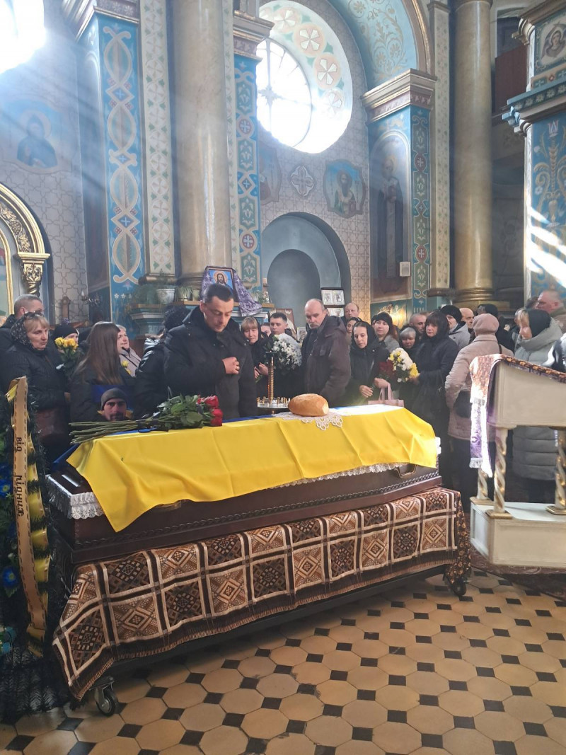 Загибель підтвердила ДНК-експертиза: на Волині в останню земну путь провели 28-річного Героя Олександра Дробота