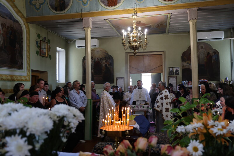 Вважався зниклим безвісти: у Луцькій громаді в останню дорогу провели захисника Юрія Клевця