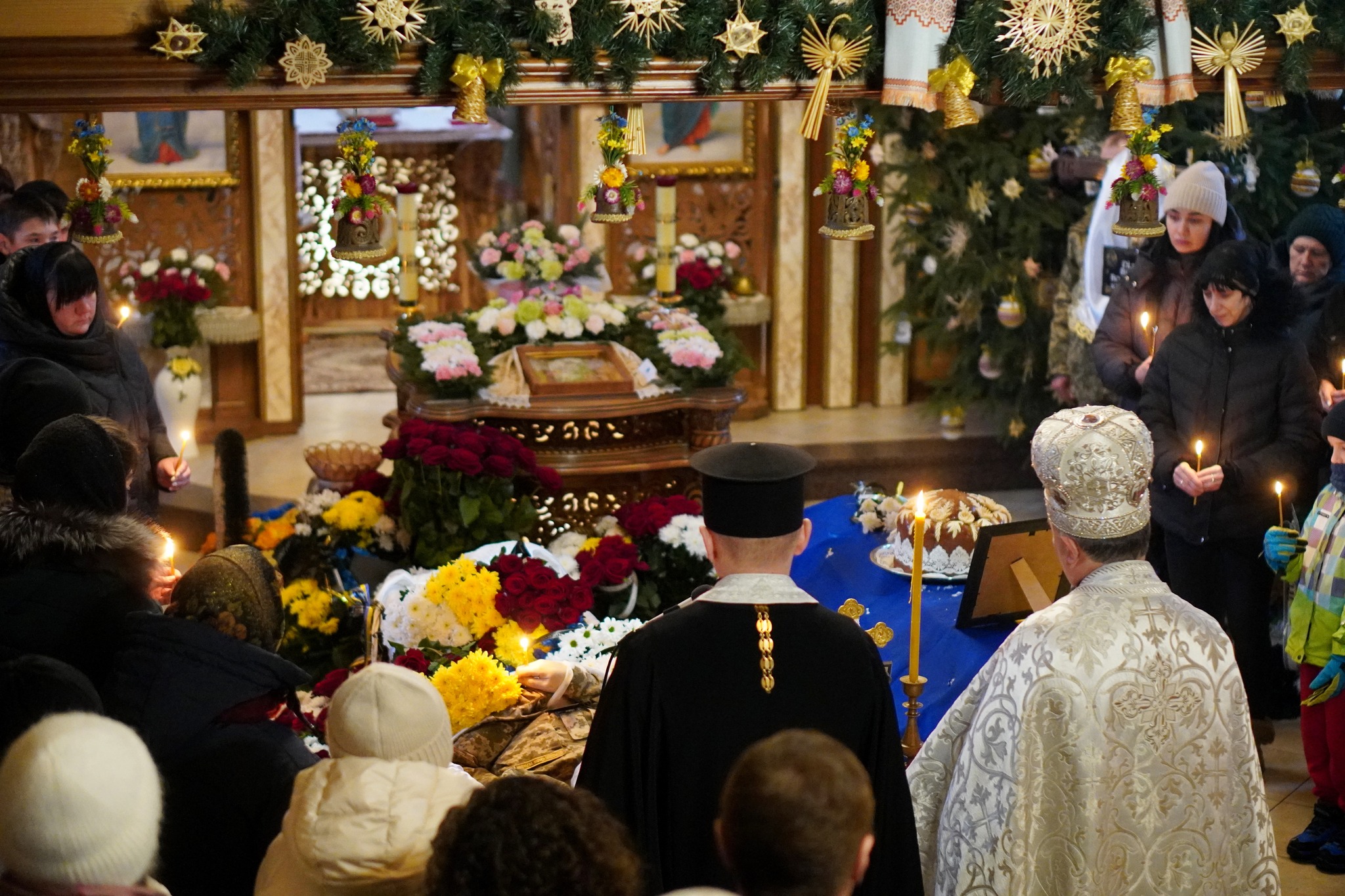 Назавжди молоді: на Волині провели в останню путь Героїв Валерія Сілаєва та Олександра Семенюка