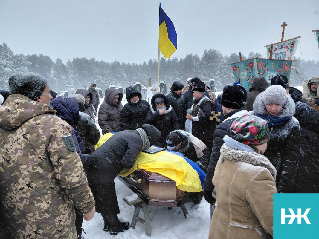 На Волині в останню дорогу провели воїна Анатолія Лукашевича