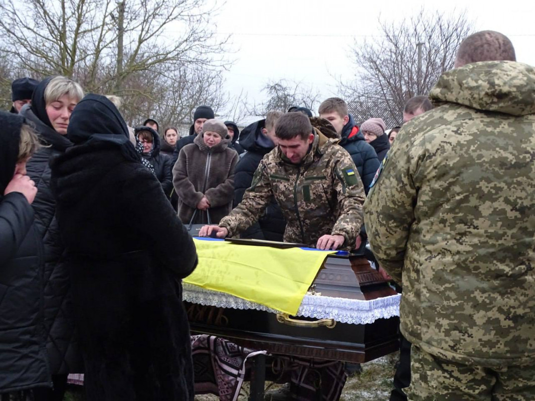 Йому назавжди 24: на Волині попрощалися з Героєм Богданом Ігнатюком
