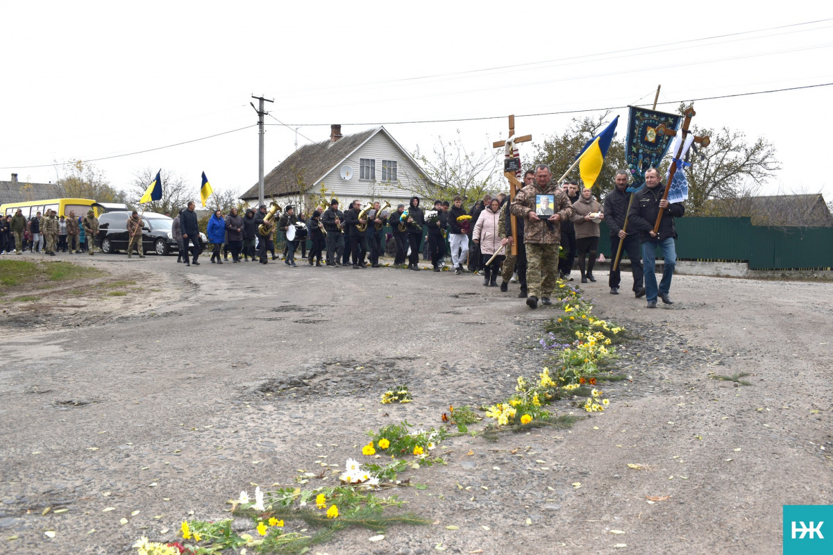 Мобілізували навесні цього року: на Волині в останню дорогу провели Героя Руслана Русила