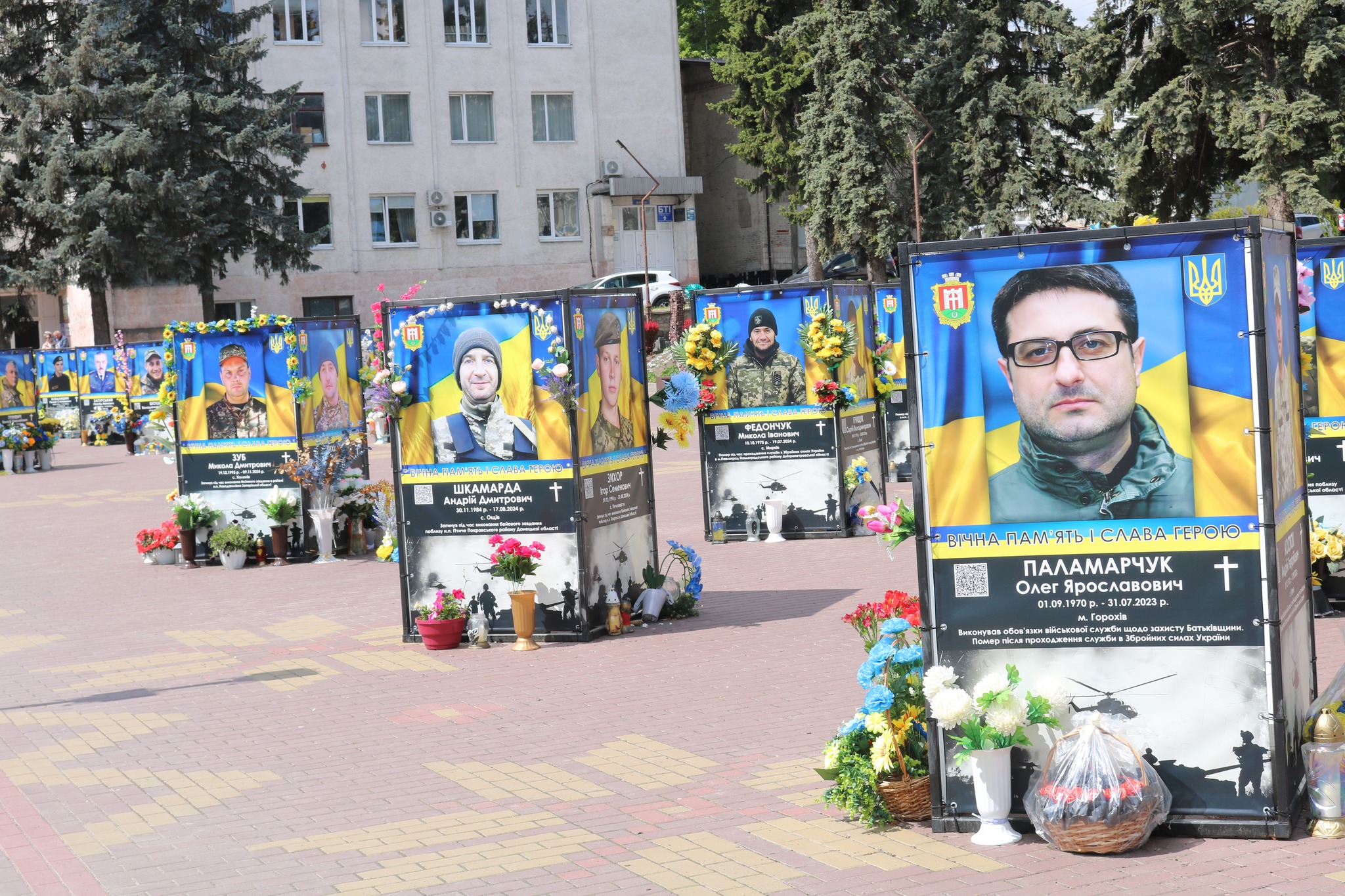 Захищав Україну з першого дня повномасштабного вторгнення: у Луцькому районі попрощалися з Героєм Леонідом Клехою
