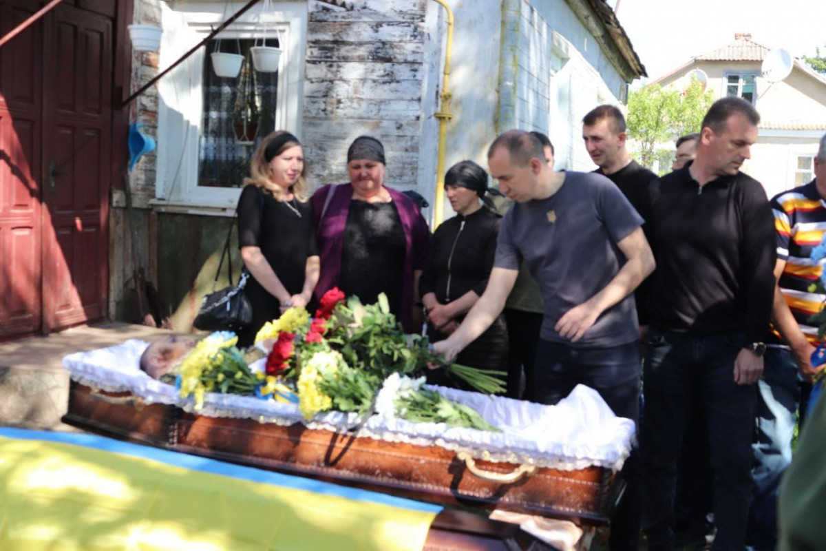 Мобілізували у січні, а у квітні загинув поблизу Очеретиного: на Волині поховали Героя Івана Толочка. Фото