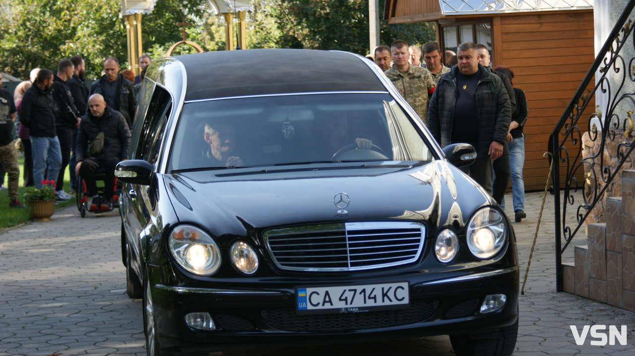 Це був справжній командир, яких мало: на Волині провели в останню дорогу «Народного Героя України» Павла Чайку