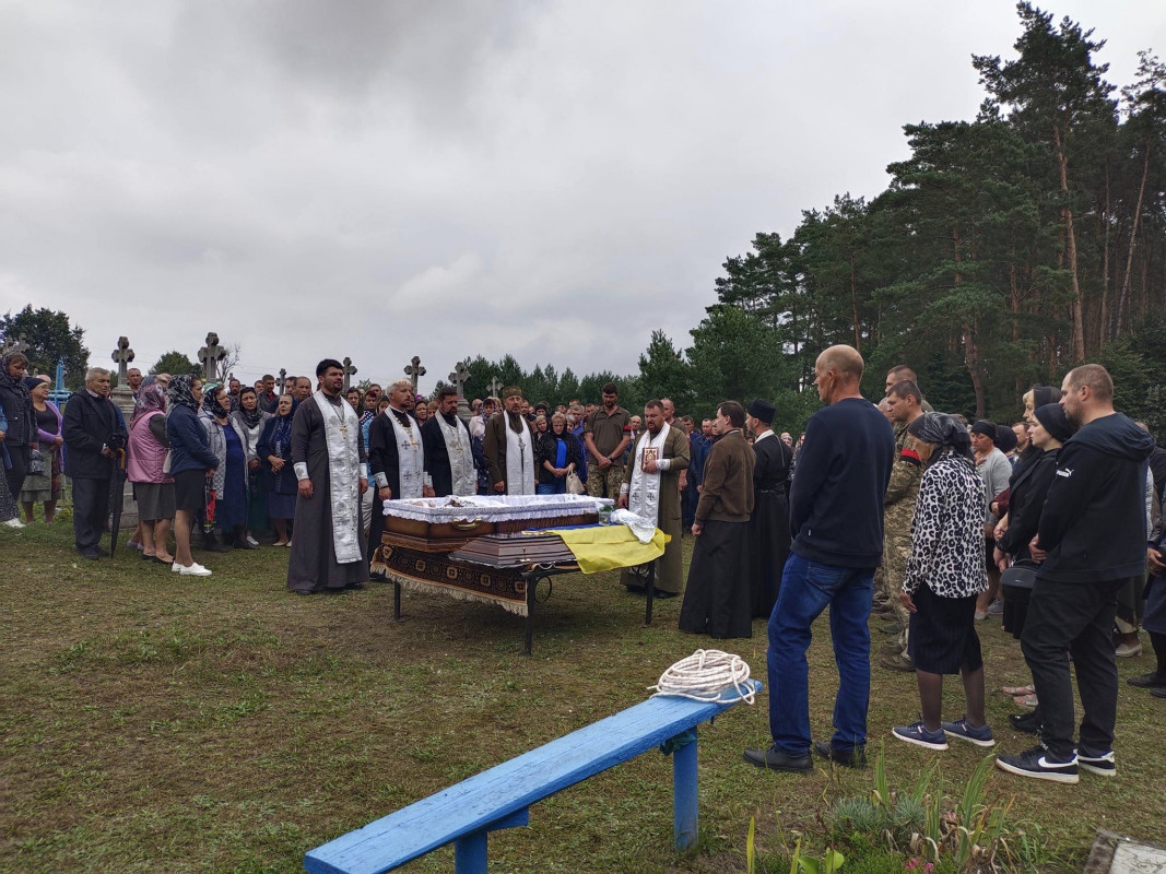 У громаді на Волині провели в останню дорогу Героя Михайла Драбика