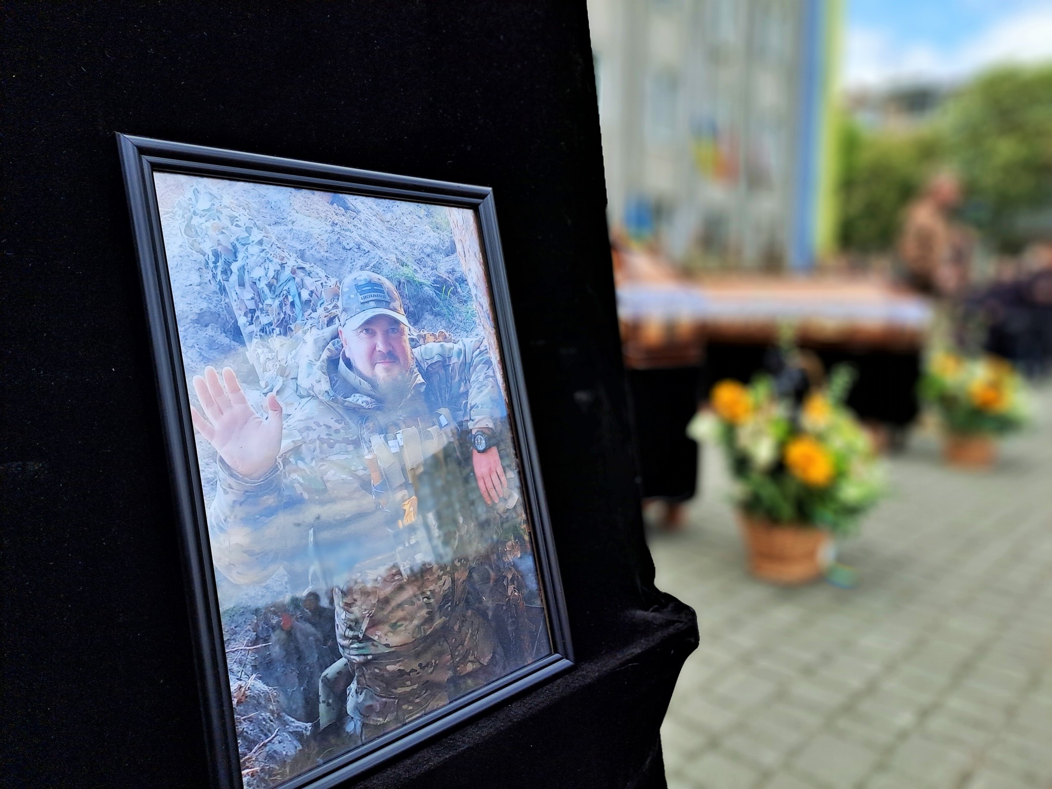 «Тато – моя душа, яку з мене вирвали»: на Волині в один день попрощалися з двома Героями - Максимом Плотніковим та Русланом Фатхудіновим