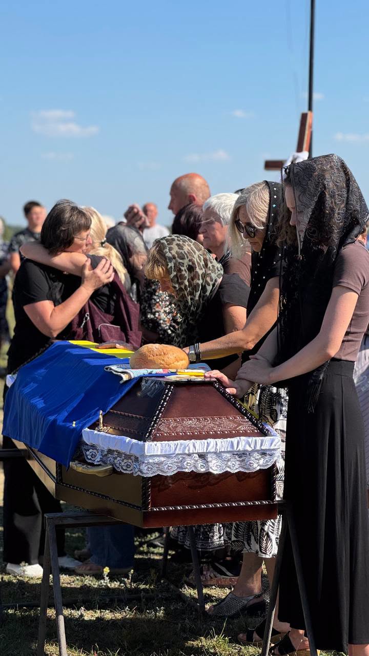 Громада на Волині попрощалася одразу з двома Героями: в останню путь провели Юрія Джуля та Василя Шилюка
