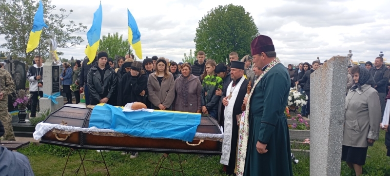 «Мужньо захищав від ворога свою країну»: на Волині в останню дорогу провели військовослужбовця Миколу Марчука
