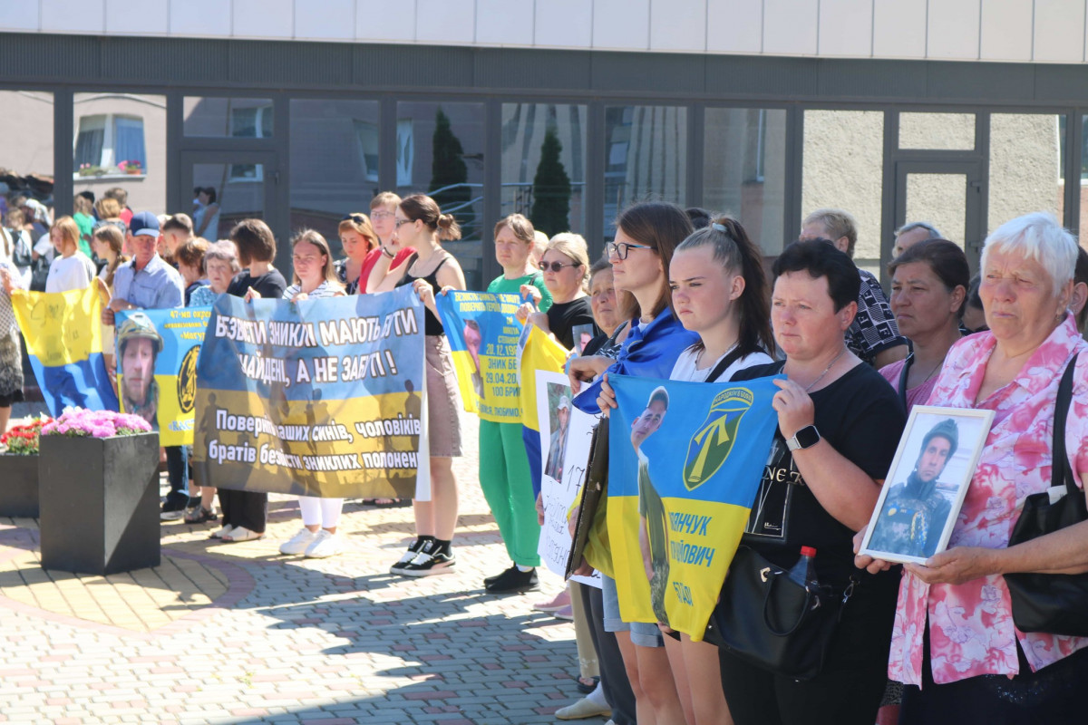 «Має повернутися кожен»: у місті на Волині провели акцію на підтримку полонених і зниклих безвісти військових
